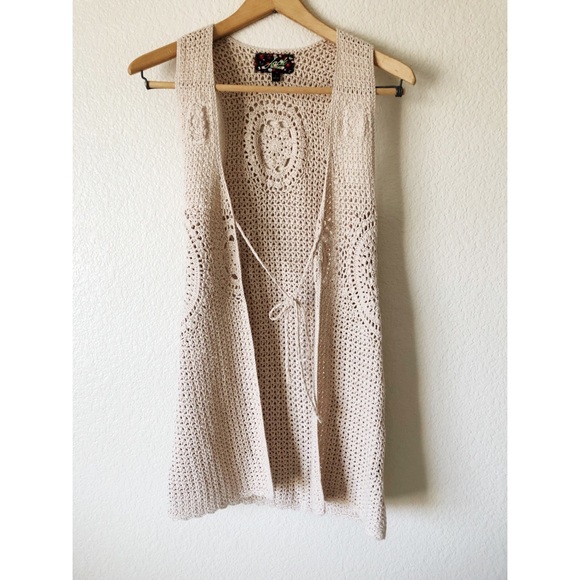 Jack by BB Dakota Jackets & Blazers - Jack by BB Dakota crochet vest cream small